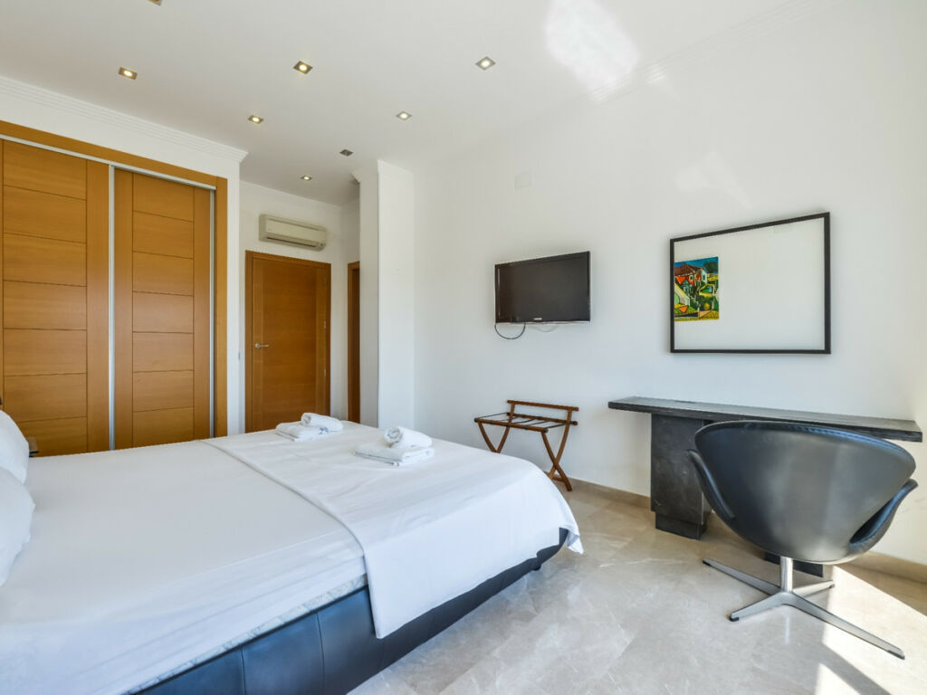 Detached Villa La Fustera Alicante - image 40