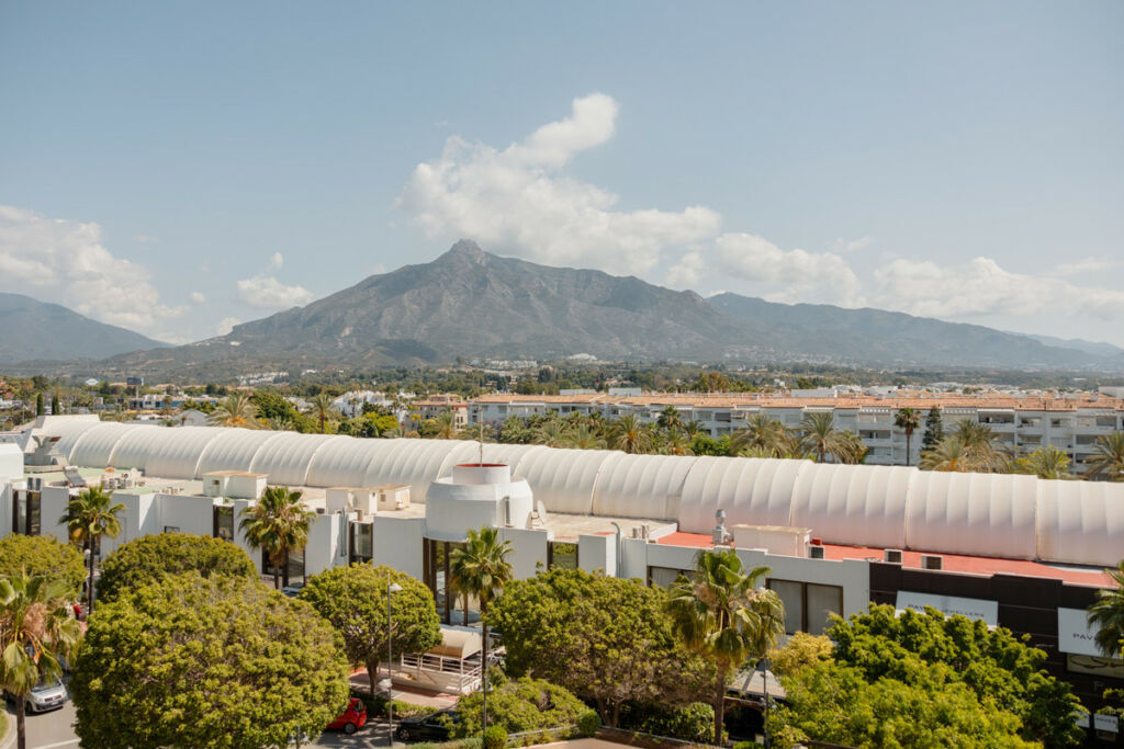 Middle Floor Apartment Puerto Banús Málaga - image 40