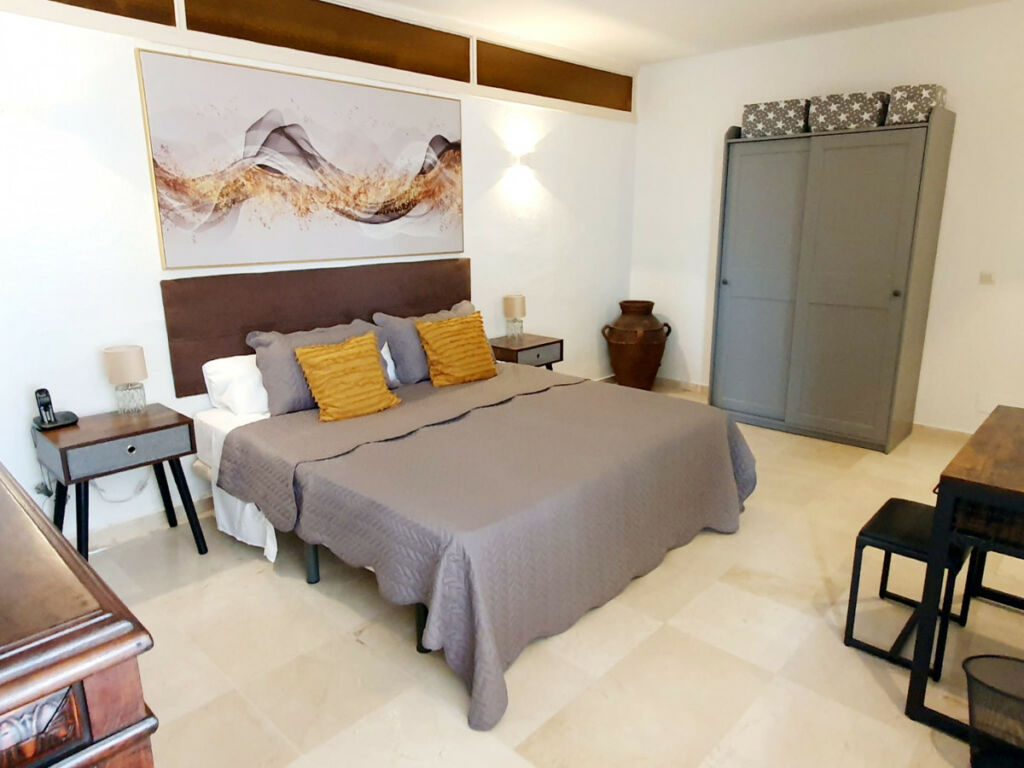 Detached Villa Nueva Andalucía Málaga - image 36