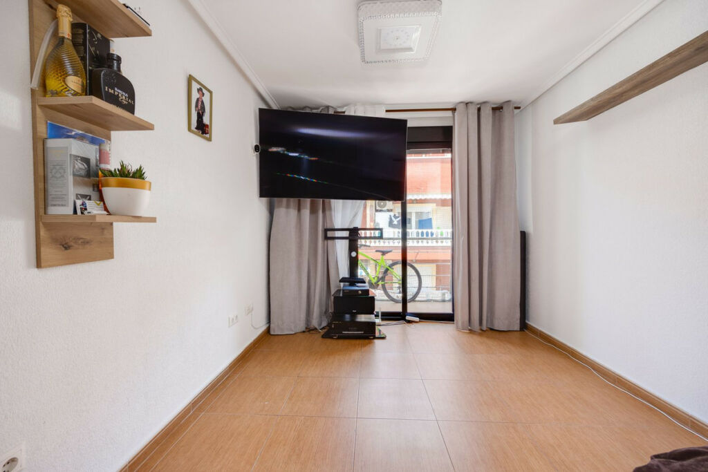 Middle Floor Apartment Torrevieja Alicante - image 39