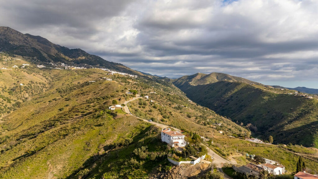 Detached Villa La Viñuela Málaga - image 40