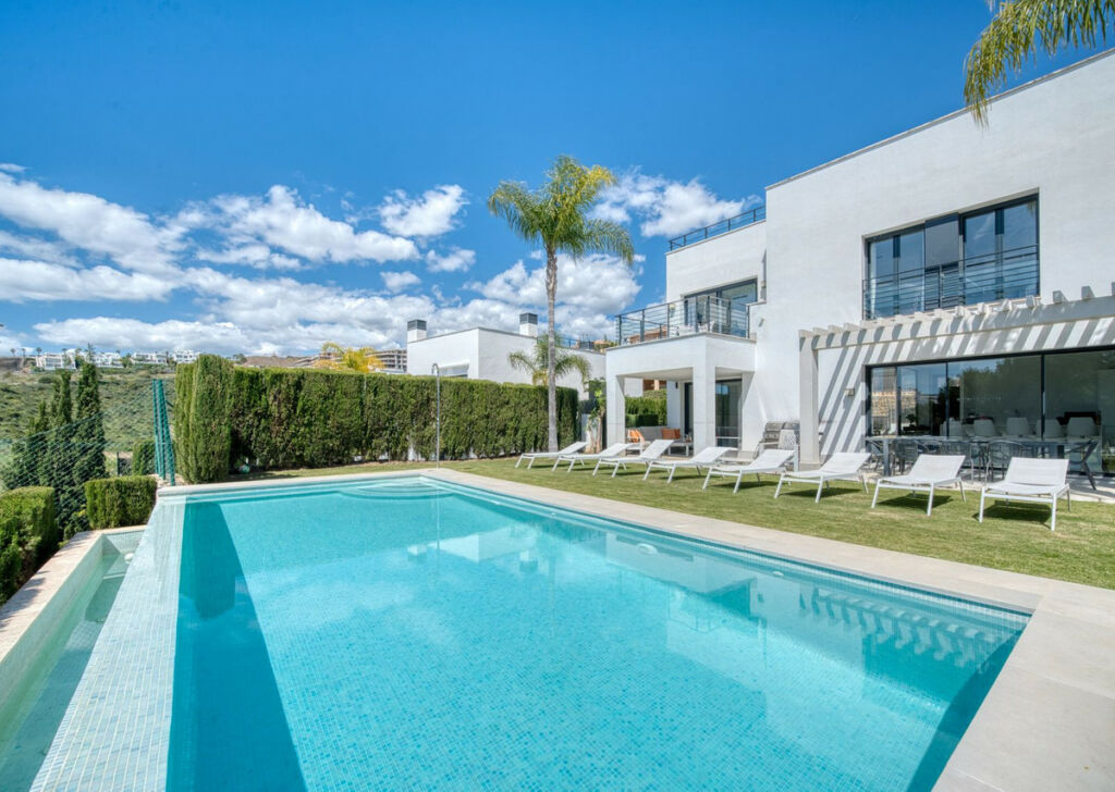 Detached Villa Estepona Málaga - image 40
