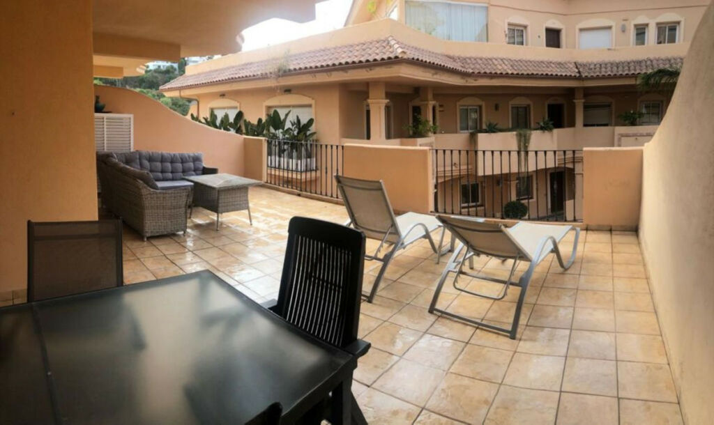 Ground Floor Apartment Aloha Málaga - image 40