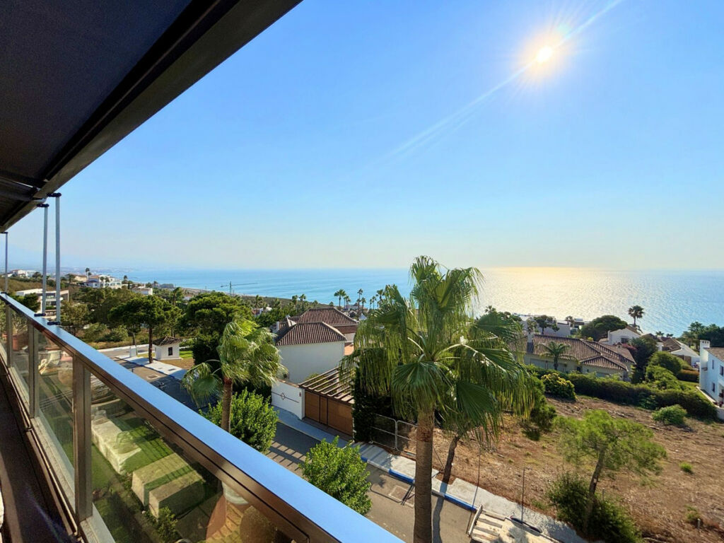 Penthouse La Duquesa Málaga - image 40