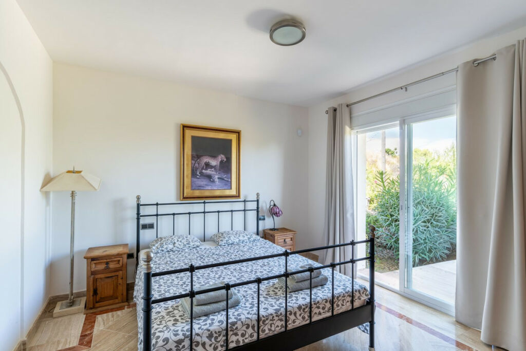 Detached Villa Benahavís Málaga - image 40