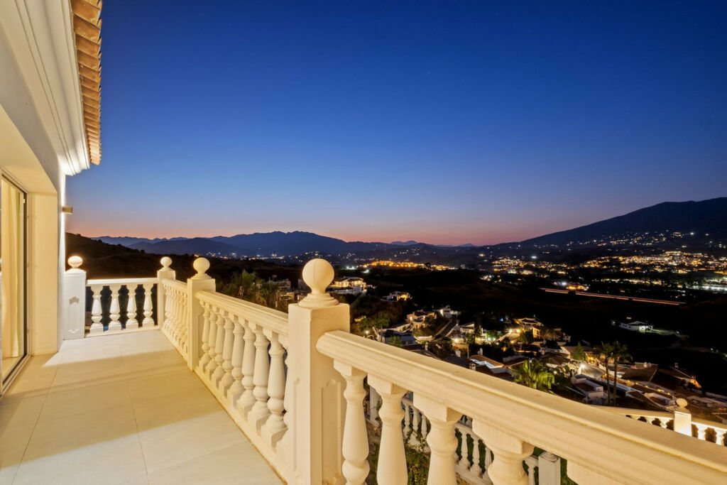 Detached Villa Cerros del Aguila Málaga - image 41