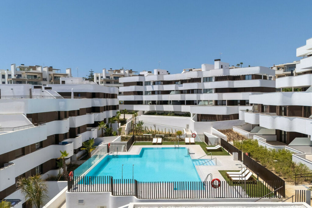 Middle Floor Apartment Estepona Málaga - image 41
