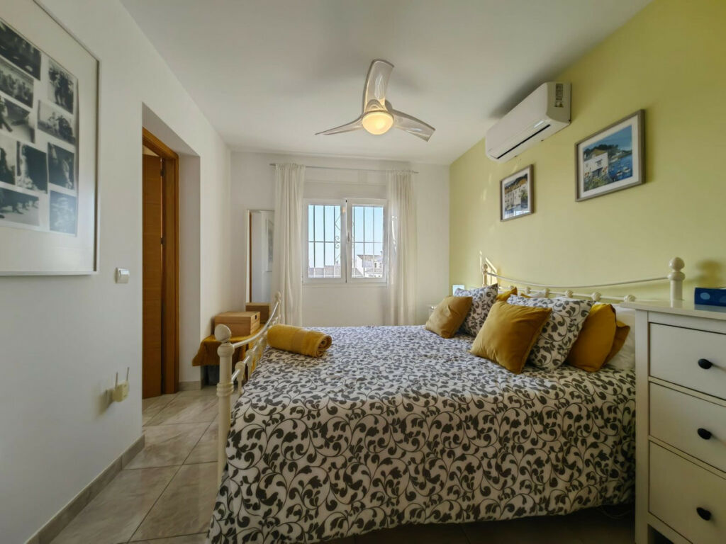 Detached Villa Estepona Málaga - image 41