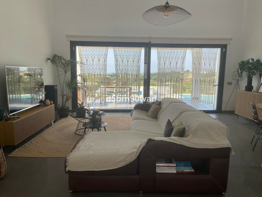 Detached Villa Estepona Málaga - image 35
