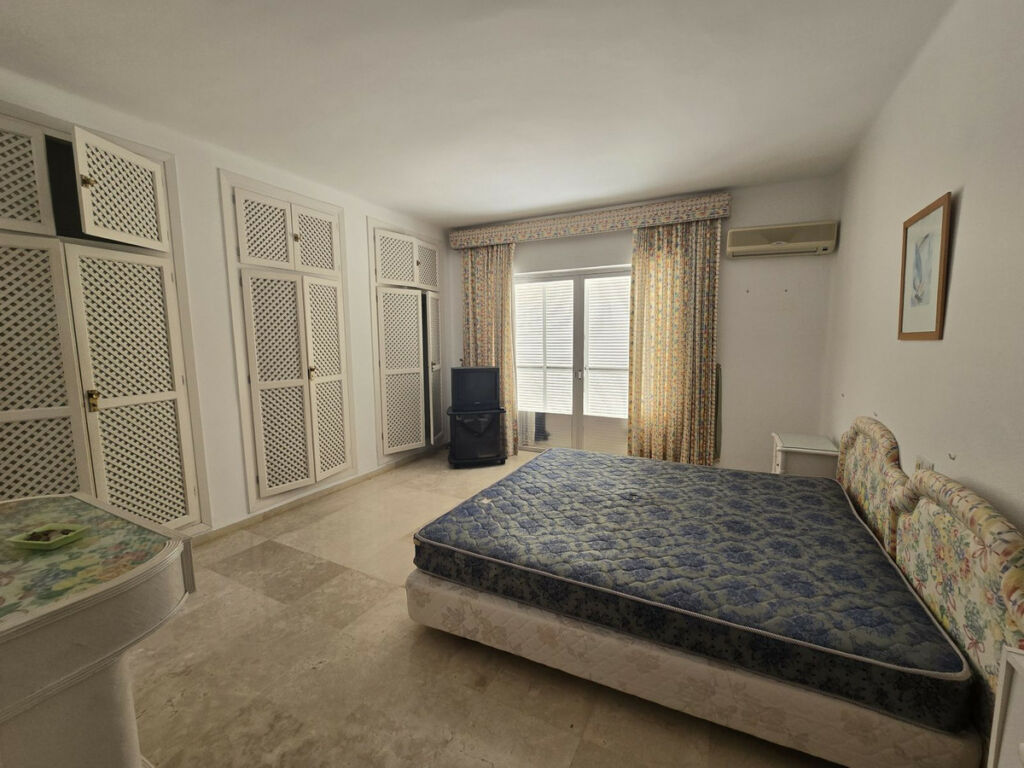 Detached Villa Marbella Málaga - image 41