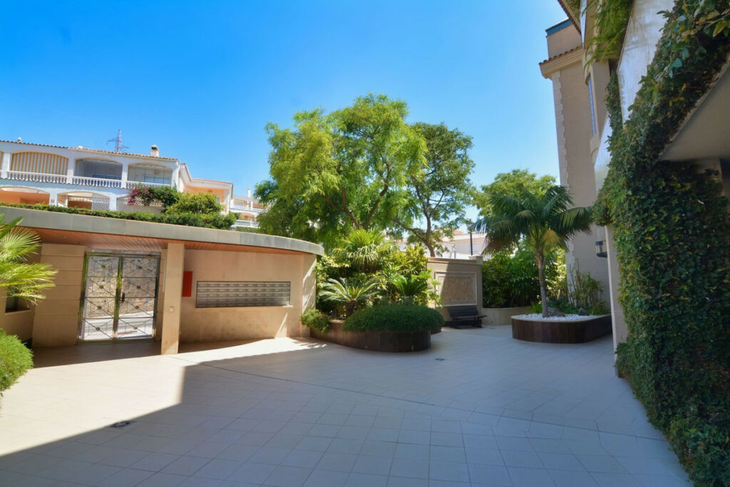 Middle Floor Apartment Fuengirola Málaga - image 41