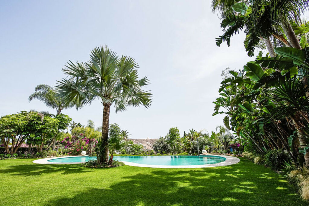 Detached Villa Marbella Málaga - image 3