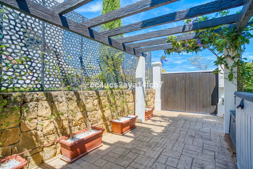 Detached Villa Estepona Málaga - image 42