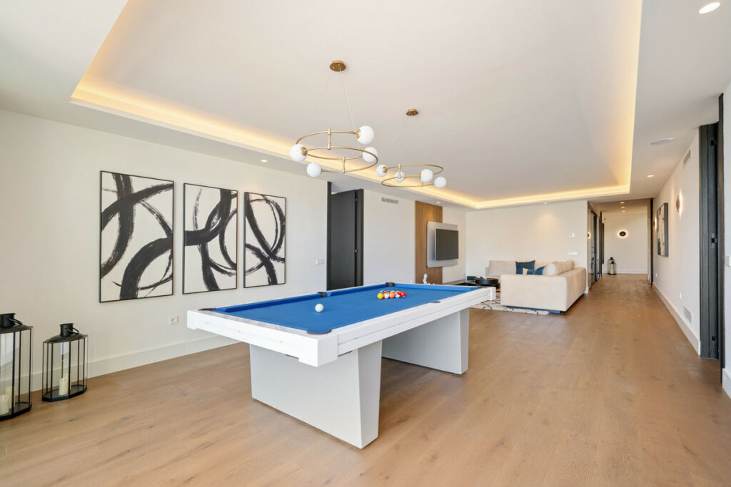 Detached Villa Nueva Andalucía Málaga - image 42