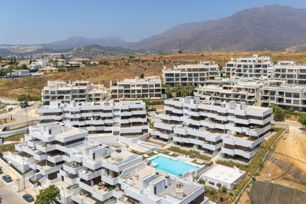 Middle Floor Apartment Estepona Málaga - image 42
