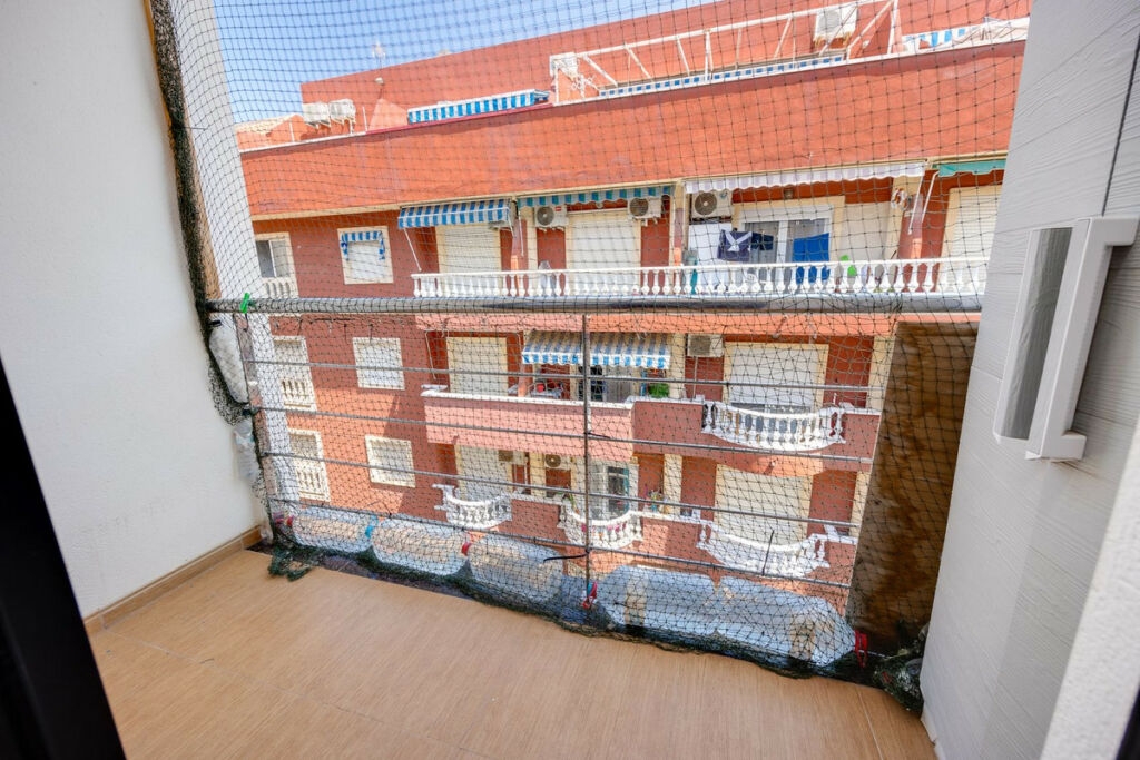 Middle Floor Apartment Torrevieja Alicante - image 41