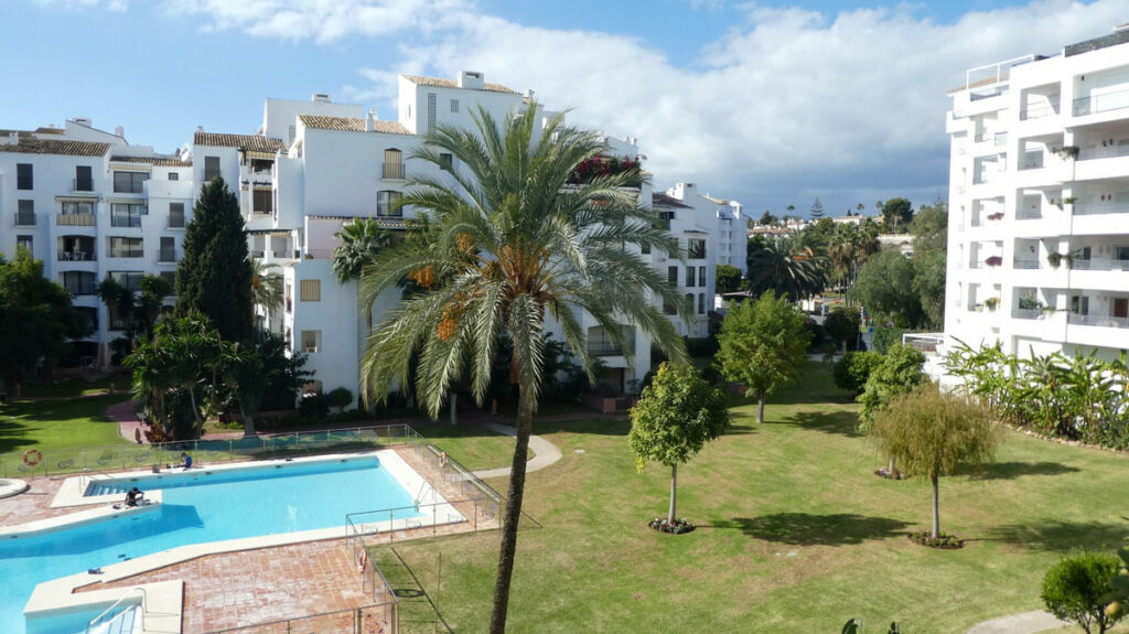 Middle Floor Apartment Puerto Banús Málaga - image 42