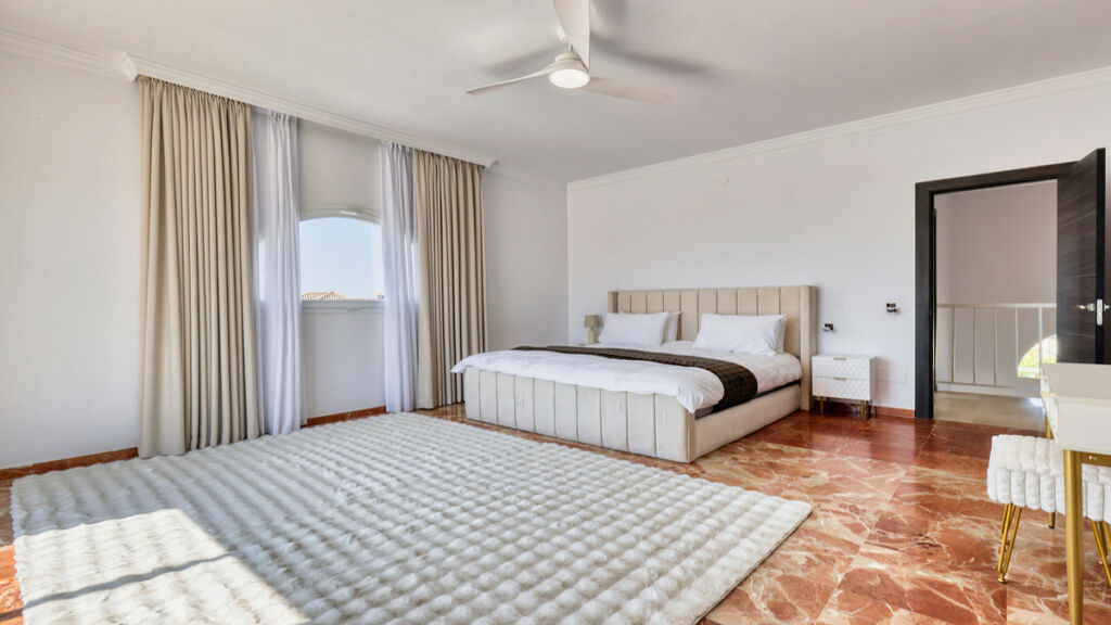 Detached Villa Casares Málaga - image 42