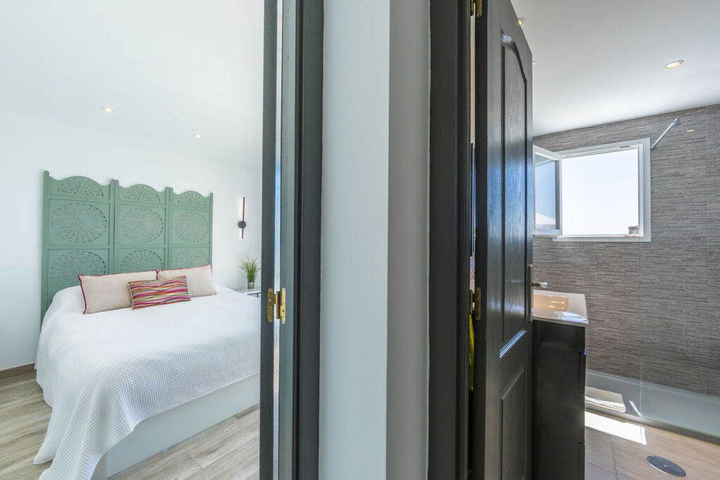 Detached Villa Estepona Málaga - image 42