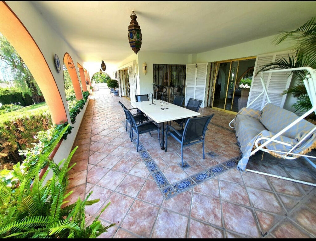 Detached Villa Nueva Andalucía Málaga - image 38