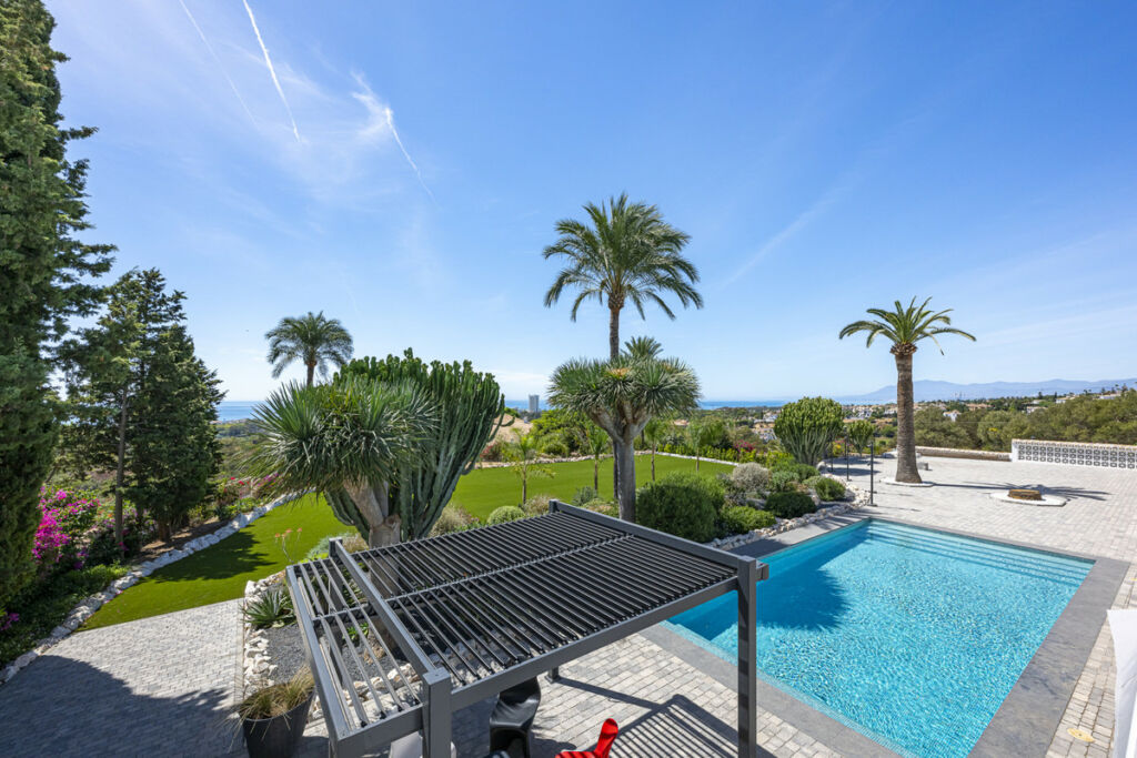 Detached Villa Elviria Málaga - image 36