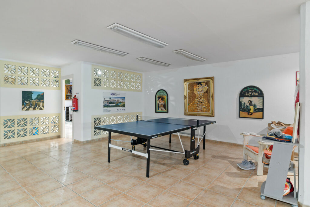 Detached Villa Nueva Andalucía Málaga - image 42
