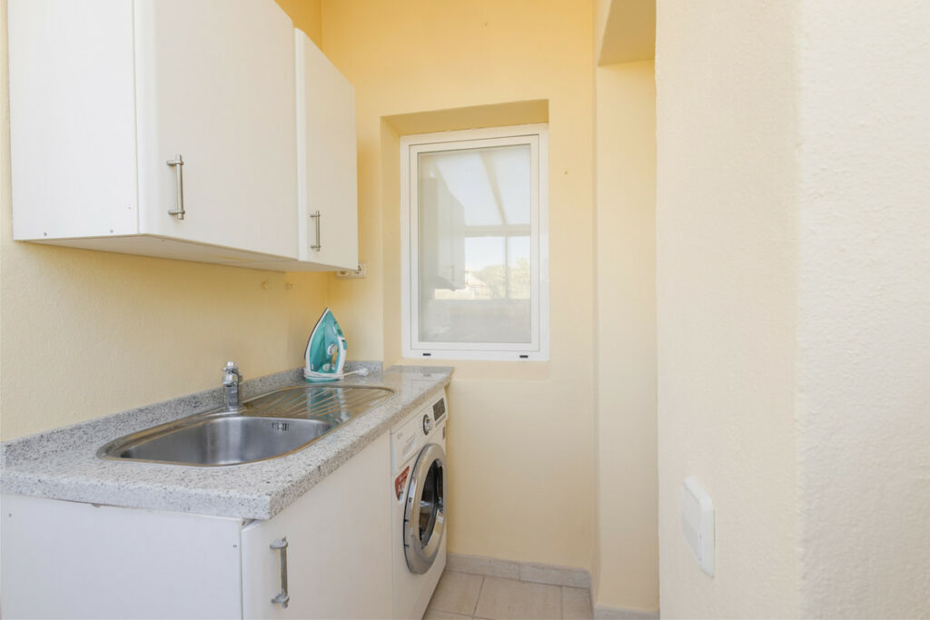 Middle Floor Apartment Elviria Málaga - image 42