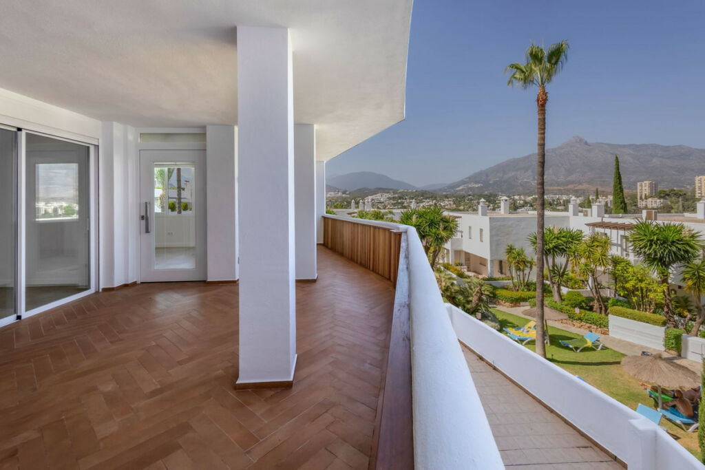 Middle Floor Apartment Nueva Andalucía Málaga - image 43