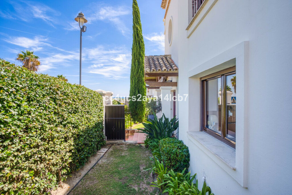 Detached Villa Estepona Málaga - image 43