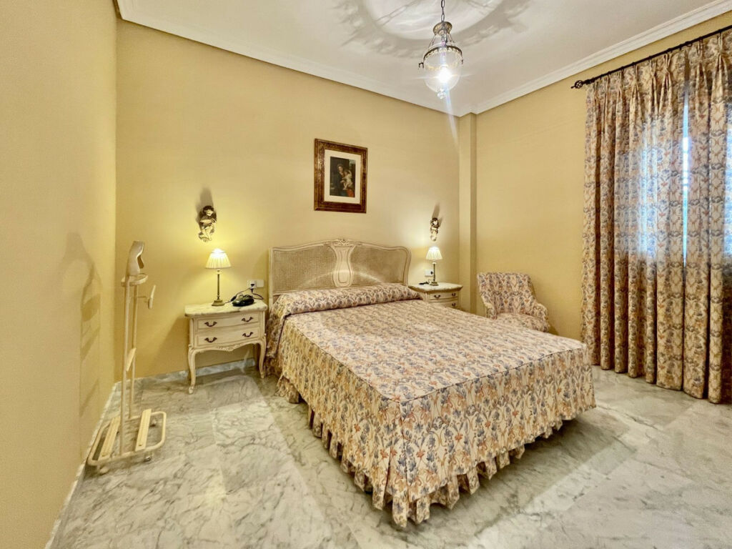 Ground Floor Apartment The Golden Mile Málaga - image 37