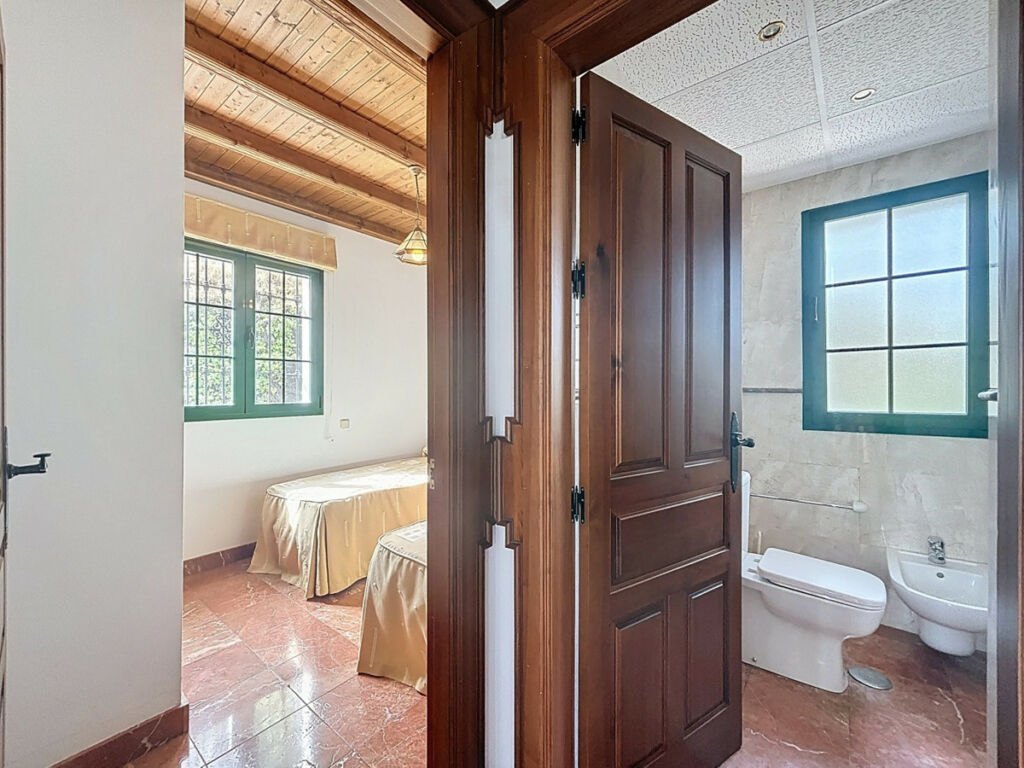 Detached Villa La Viñuela Málaga - image 43