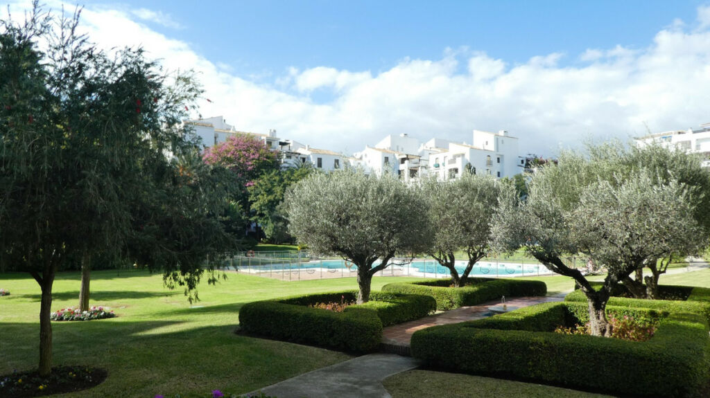 Middle Floor Apartment Puerto Banús Málaga - image 43