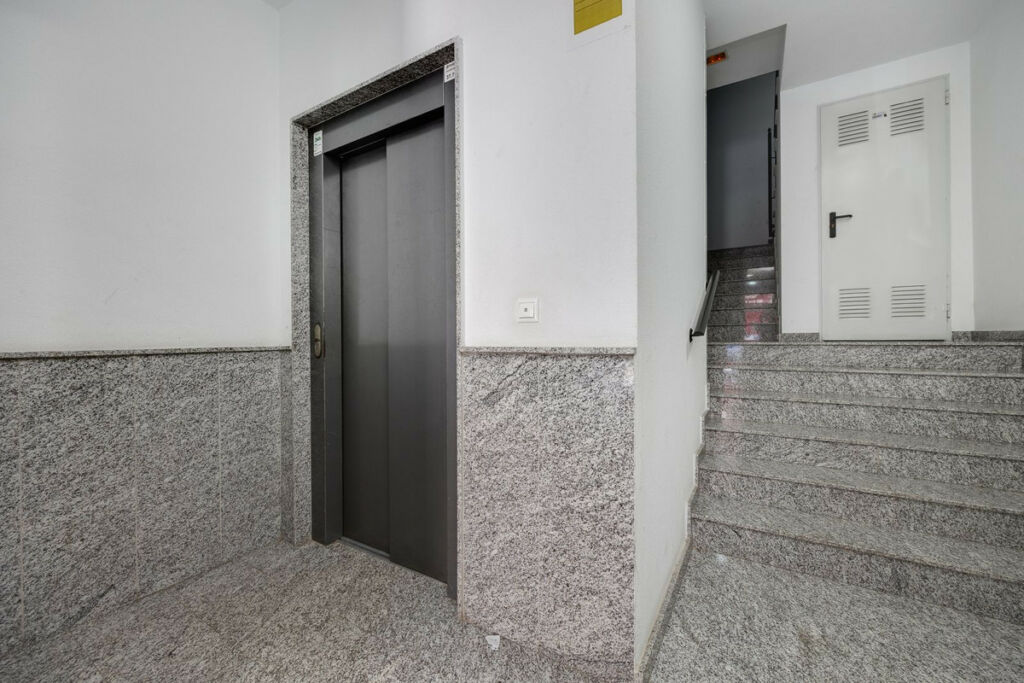 Middle Floor Apartment Torrevieja Alicante - image 43