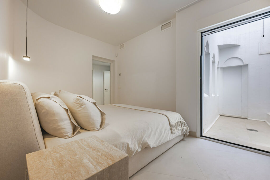 Middle Floor Apartment The Golden Mile Málaga - image 43