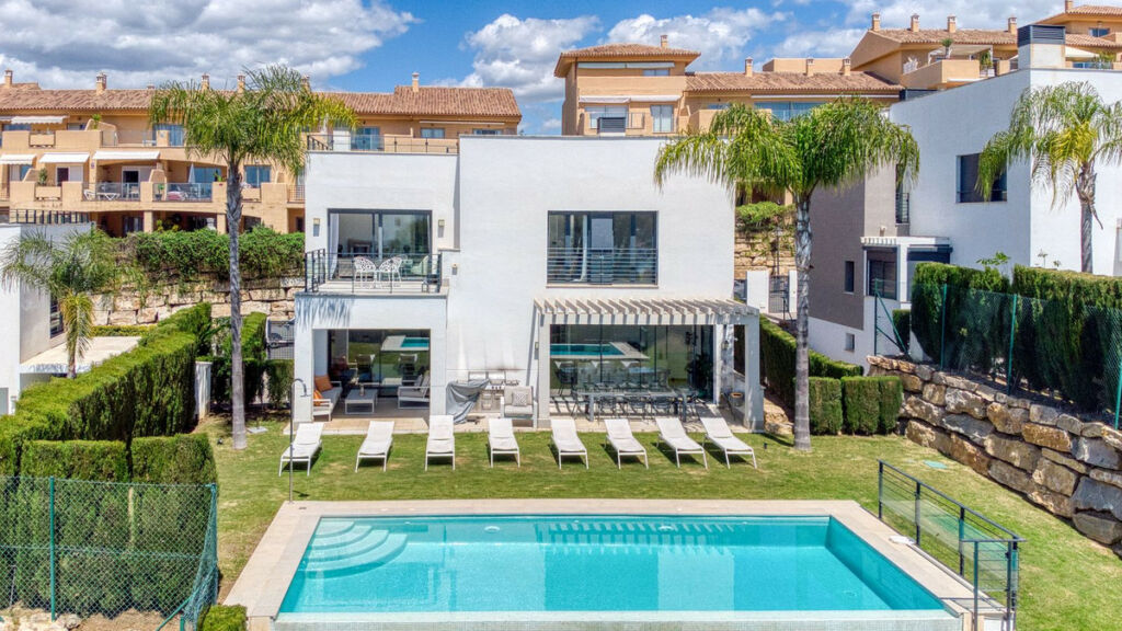 Detached Villa Estepona Málaga - image 44