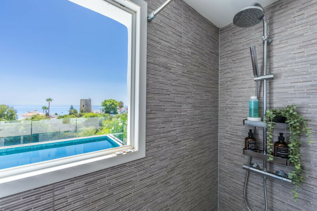 Detached Villa Estepona Málaga - image 44