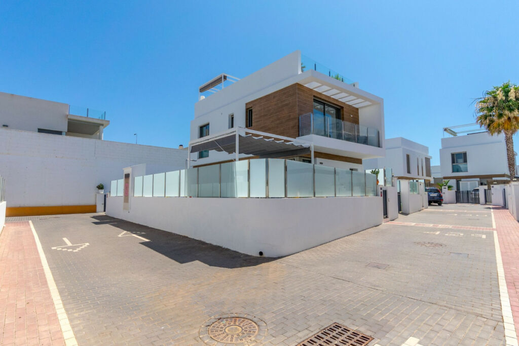 Detached Villa Villamartin Alicante - image 44
