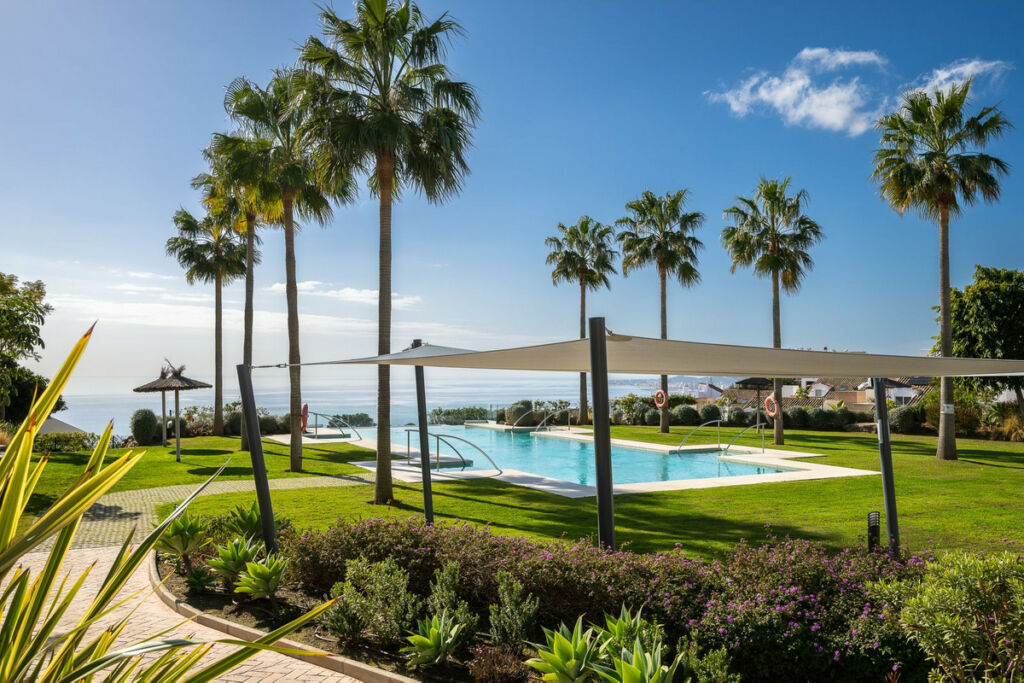 Detached Villa Benalmadena Pueblo Málaga - image 37