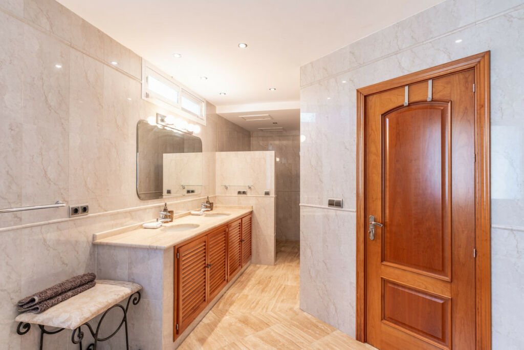 Detached Villa Benahavís Málaga - image 44