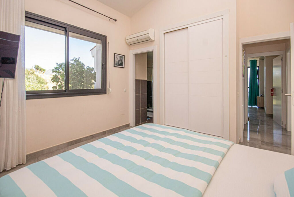 Detached Villa La Mairena Málaga - image 45