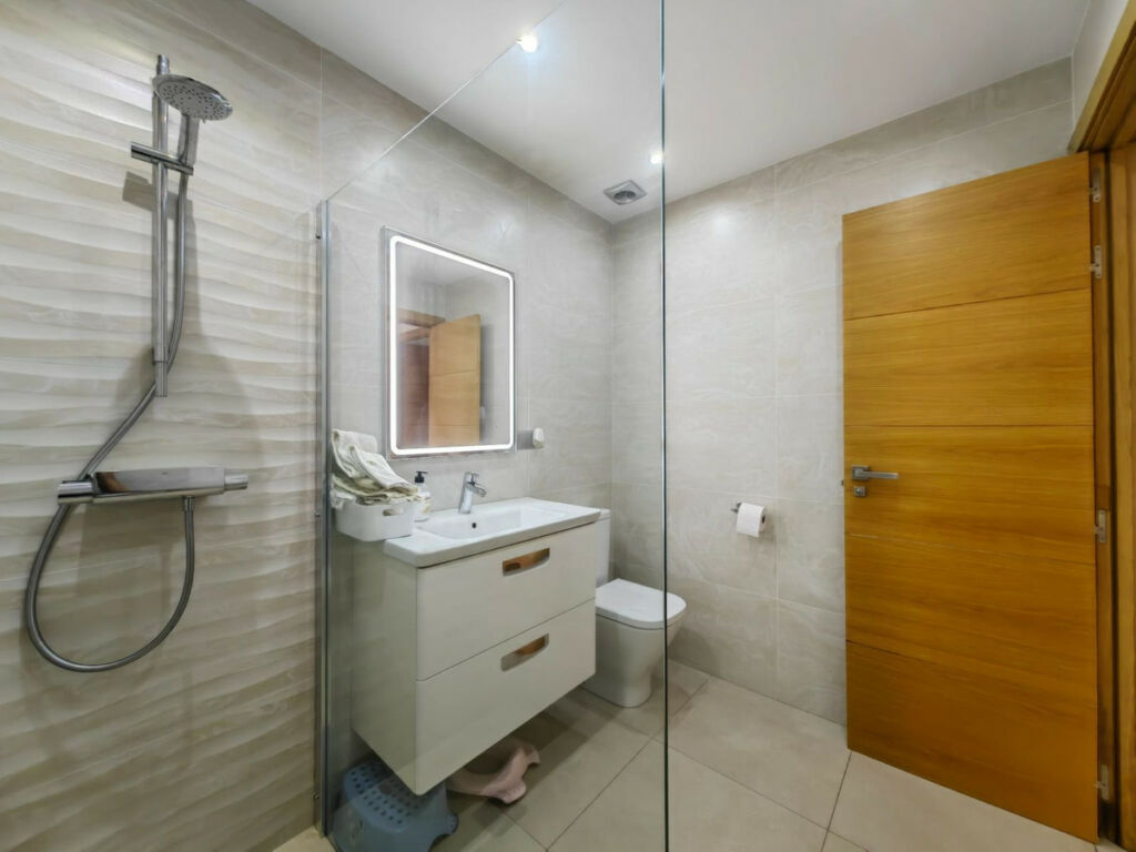 Detached Villa Estepona Málaga - image 45