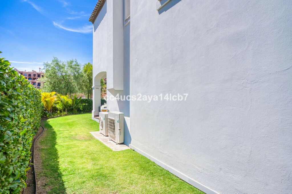 Detached Villa Estepona Málaga - image 45