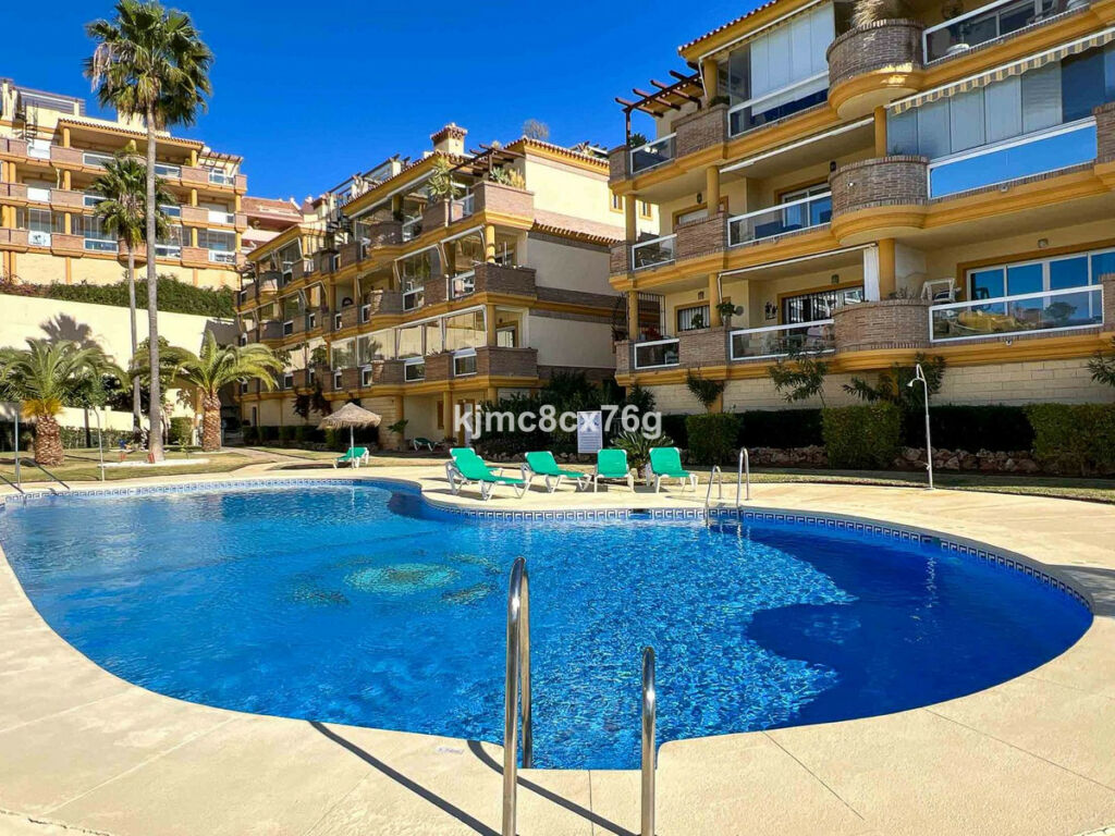 Penthouse Calahonda Málaga - image 45
