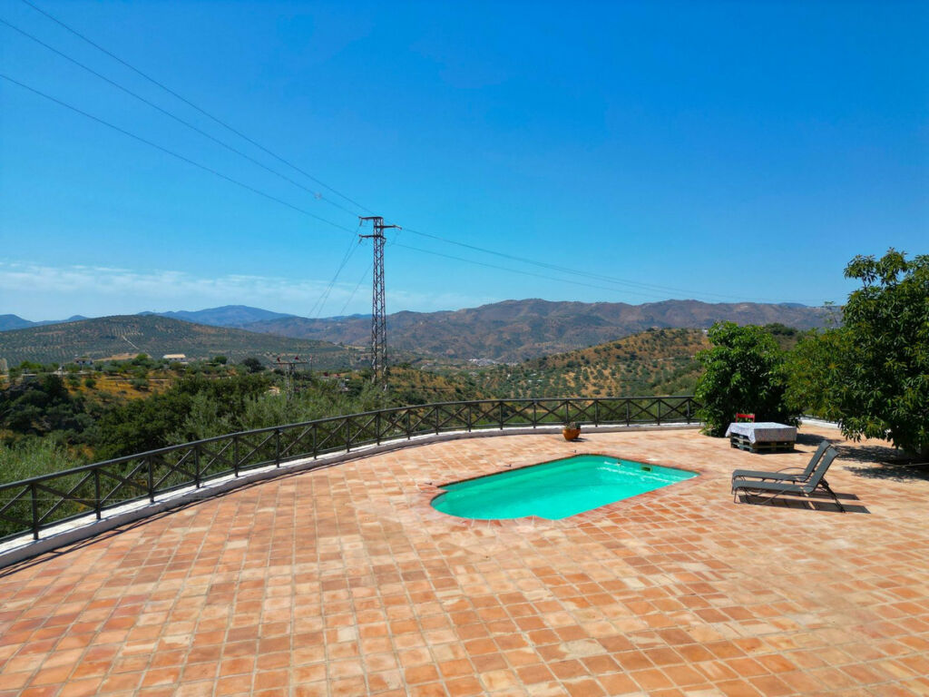 Detached Villa Riogordo Málaga - image 45