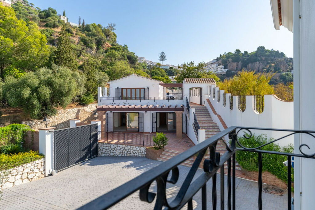 Detached Villa Mijas Málaga - image 46