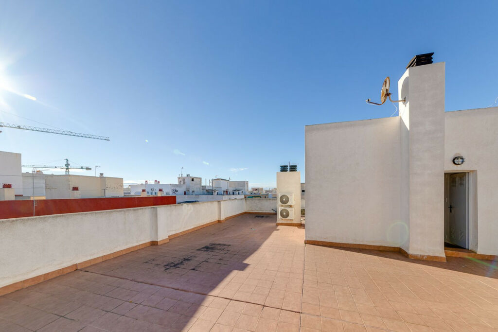 Middle Floor Apartment Torrevieja Alicante - image 45