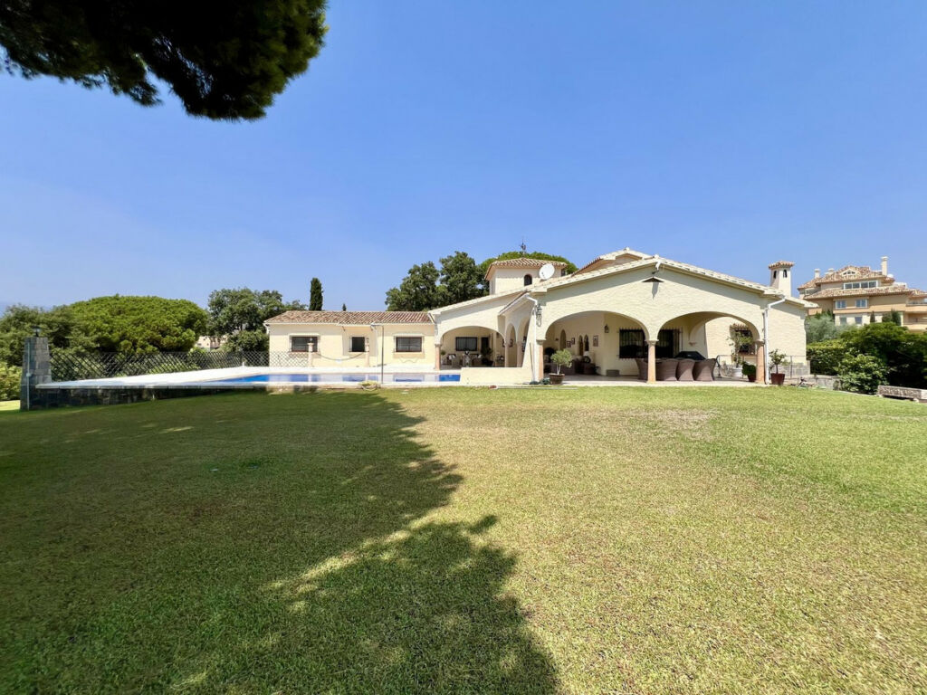 Detached Villa Elviria Málaga - image 43