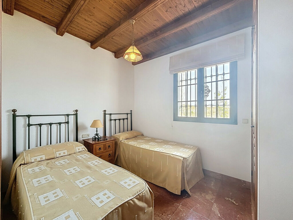 Detached Villa La Viñuela Málaga - image 47