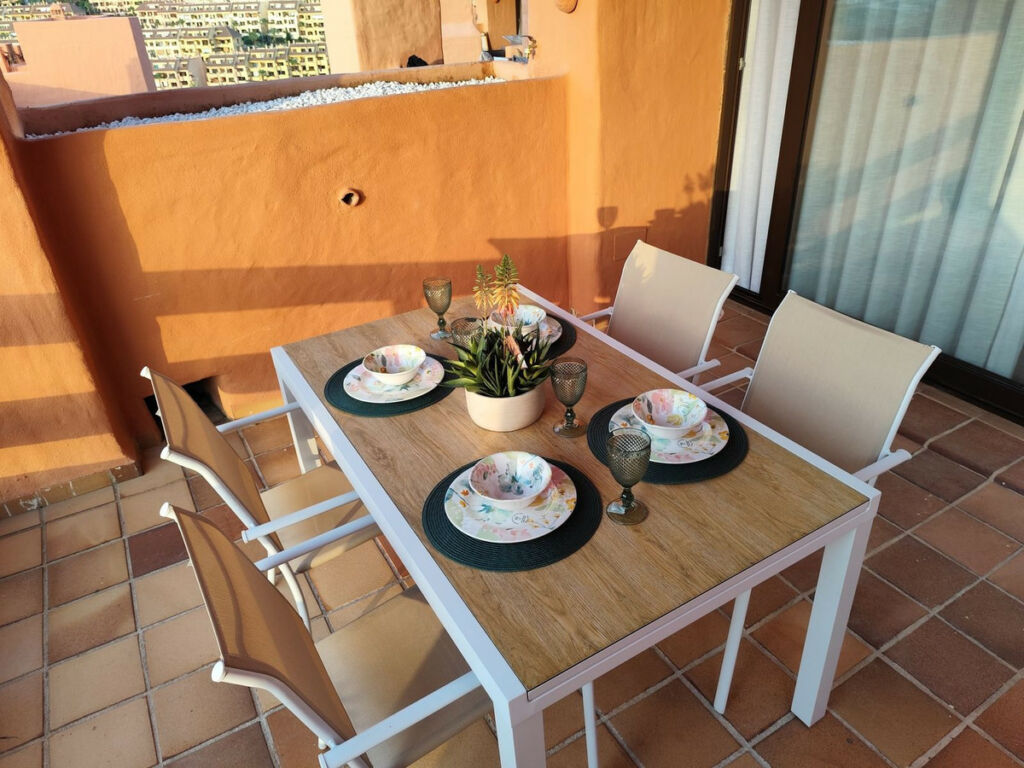 Middle Floor Apartment La Duquesa Málaga - image 40