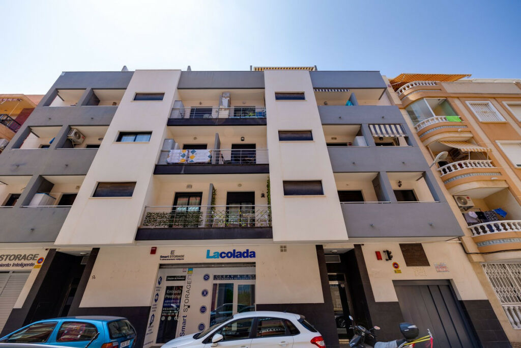 Middle Floor Apartment Torrevieja Alicante - image 46